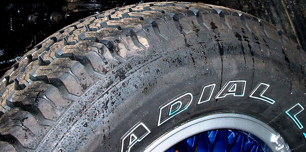 Oversize beach buggy tyres on standard alloy wheels